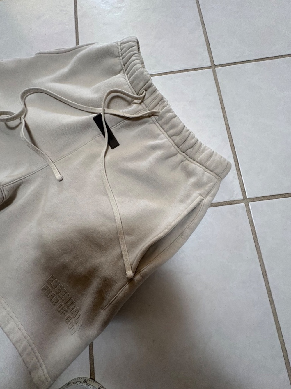 Essentials Fear of God Classic Sweatshort - Picture 2 of 8